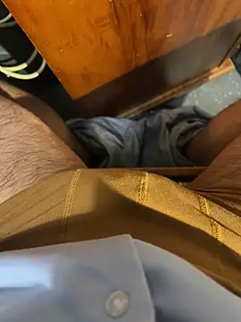 Snapshot of mattexhibe chatting on October 14, 2025, 4:40 pm mattexhibe online show from October 14, 2025, 4:40 pm