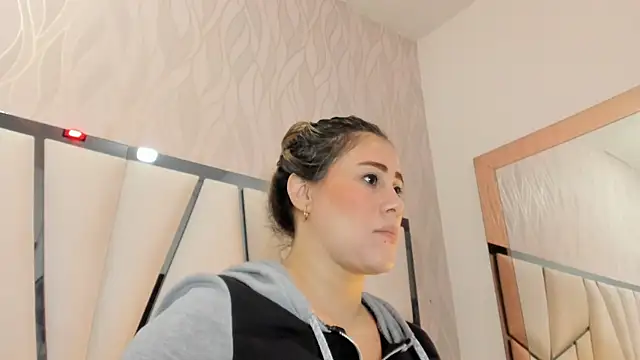 kimberly7  online show from October 30, 2025, 11:41 am