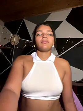 Snapshot of emilyharber chatting on January 9, 2026, 7:32 pm emilyharber online show from January 9, 2026, 7:32 pm