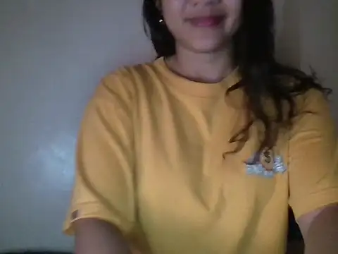 Snapshot of _smiling4u_ chatting on April 20, 2026, 1:35 pm smiling4u online show from April 20, 2026, 1:35 pm