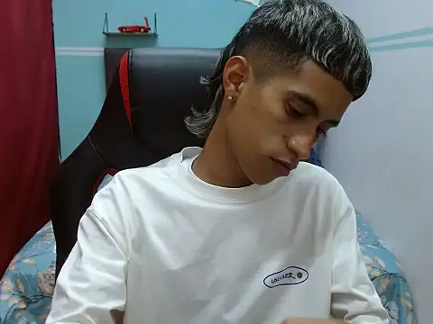 Snapshot of Angelstripboy chatting on March 5, 2026, 5:15 am Angelstripboy online show from March 5, 2026, 5:15 am