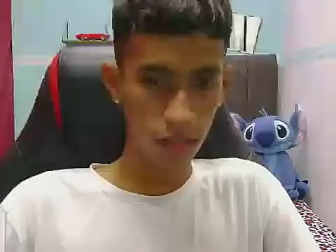 Snapshot of Angelstripboy chatting on April 26, 2026, 5:43 pm Angelstripboy online show from April 26, 2026, 5:43 pm