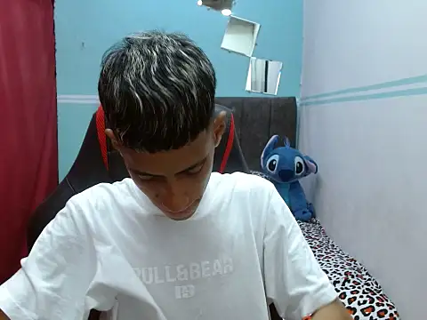 Angelstripboy online show from March 25, 2026, 11:03 pm