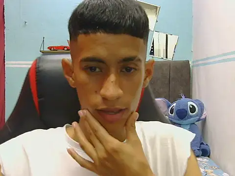 Snapshot of Angelstripboy chatting on June 16, 2026, 9:48 pm Angelstripboy online show from June 16, 2026, 9:48 pm