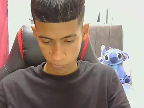 Snapshot of Angelstripboy chatting on May 29, 2026, 5:41 pm Angelstripboy online show from May 29, 2026, 5:41 pm