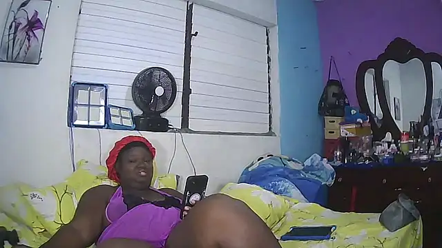 Snapshot of SherBunnyBoo87 chatting on November 30, 2025, 12:00 am SherBunnyBoo87 online show from November 30, 2025, 12:00 am