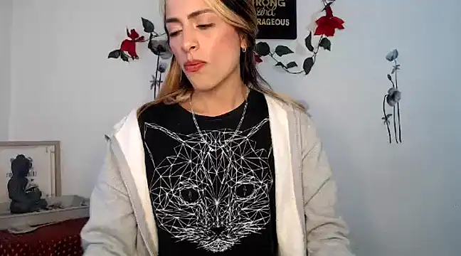 Snapshot of Liamiler01_ chatting on December 20, 2024, 11:21 am Liamiler01 online show from December 20, 2024, 11:21 am