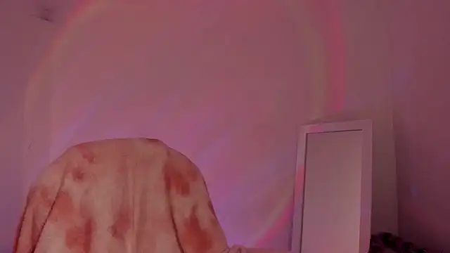 Snapshot of _lh_ chatting on October 30, 2025, 3:20 pm lh online show from October 30, 2025, 3:20 pm