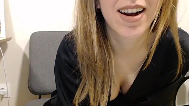 ninfa2000 online show from February 21, 2026, 9:06 pm