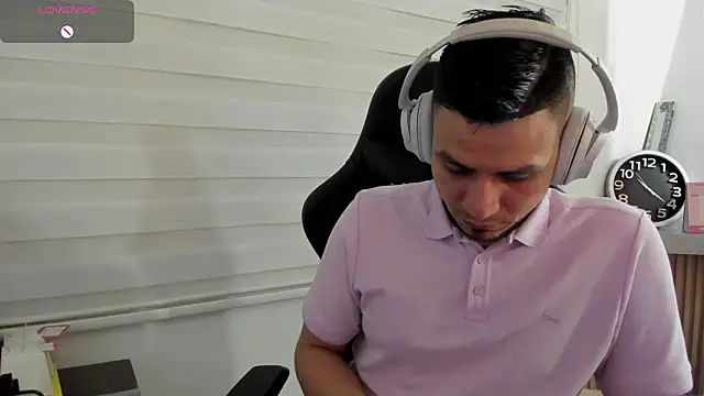 Snapshot of Rick_Diesel_ chatting on February 24, 2026, 3:18 am Rick Diesel online show from February 24, 2026, 3:18 am