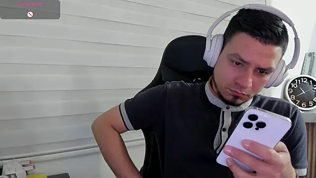 Snapshot of Rick_Diesel_ chatting on February 18, 2026, 3:37 am Rick Diesel online show from February 18, 2026, 3:37 am