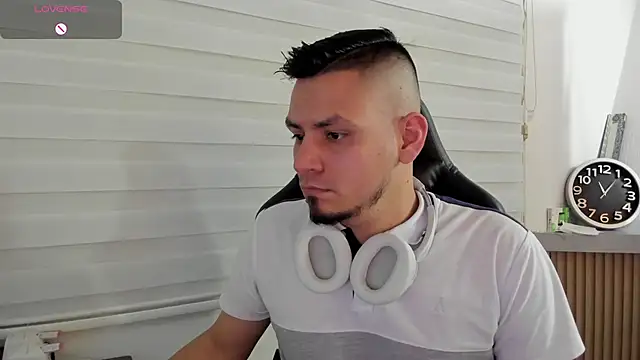 Snapshot of Rick_Diesel_ chatting on February 21, 2026, 4:03 am Rick Diesel online show from February 21, 2026, 4:03 am