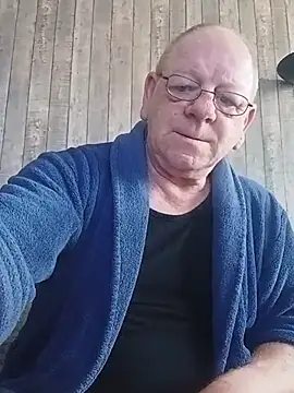 Kuschelb online show from June 8, 2026, 5:52 am