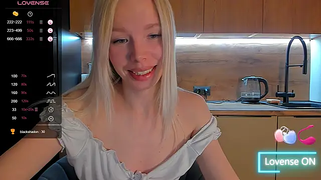 Snapshot of Olivia_Bells chatting on March 25, 2026, 9:14 pm Olivia Bells online show from March 25, 2026, 9:14 pm