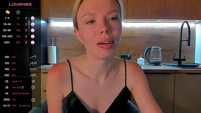Snapshot of Olivia_Bells chatting on June 13, 2026, 8:51 pm Olivia Bells online show from June 13, 2026, 8:51 pm
