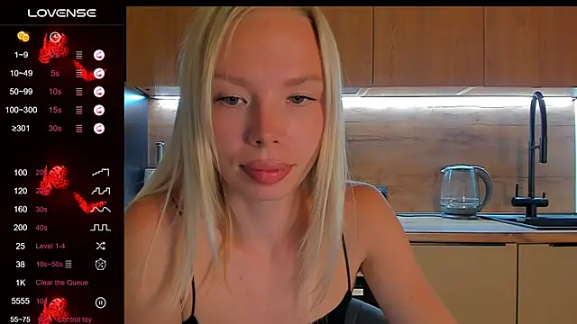 Snapshot of Olivia_Bells chatting on August 3, 2026, 8:37 pm Olivia Bells online show from August 3, 2026, 8:37 pm