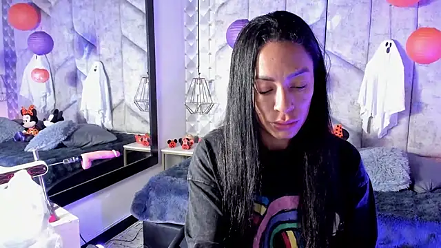 NiicolleMiller online show from October 18, 2025, 12:40 pm