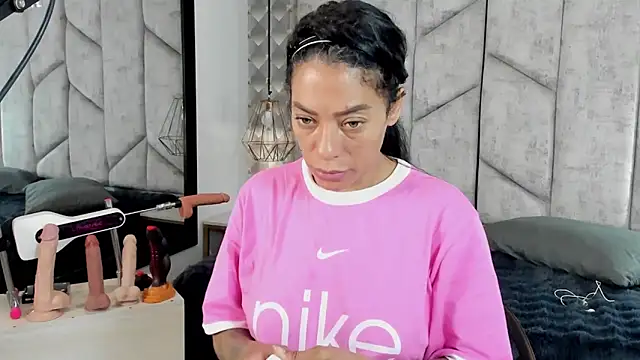 NiicolleMiller online show from November 10, 2025, 11:37 am