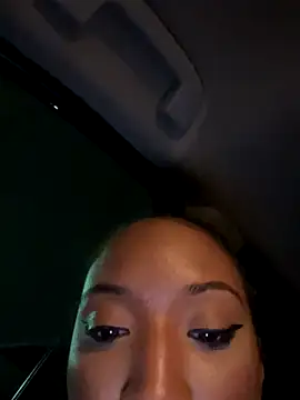 Snapshot of Iceblanca chatting on November 12, 2025, 3:43 am Iceblanca online show from November 12, 2025, 3:43 am