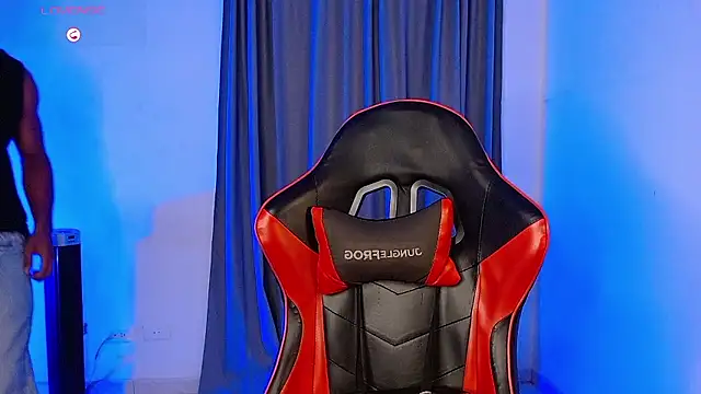 Snapshot of Christian_thor chatting on January 11, 2026, 3:35 am Christian thor online show from January 11, 2026, 3:35 am