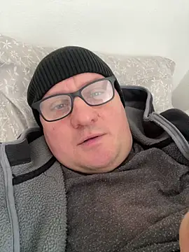 Snapshot of vanjbi45 chatting on February 13, 2025, 1:15 pm vanjbi45 online show from February 13, 2025, 1:15 pm