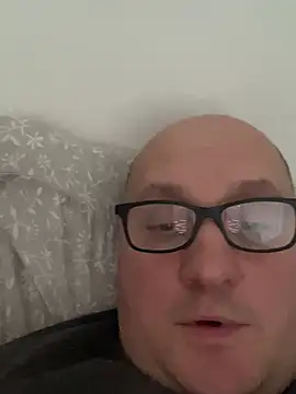 Snapshot of vanjbi45 chatting on February 13, 2025, 4:17 pm vanjbi45 online show from February 13, 2025, 4:17 pm