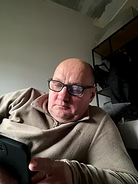 Snapshot of vanjbi45 chatting on October 25, 2025, 9:19 am vanjbi45 online show from October 25, 2025, 9:19 am