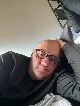 Snapshot of vanjbi45 chatting on October 27, 2025, 11:44 am vanjbi45 online show from October 27, 2025, 11:44 am