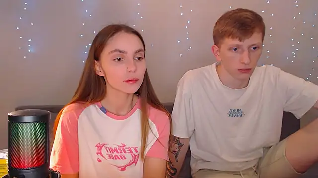 juliaanddima online show from March 15, 2025, 9:49 pm