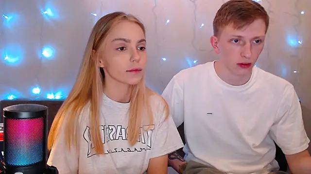 juliaanddima online show from September 24, 2025, 10:16 pm