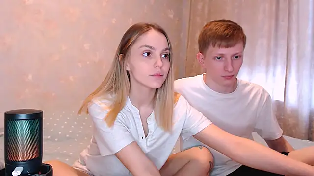 juliaanddima online show from April 7, 2026, 9:22 am