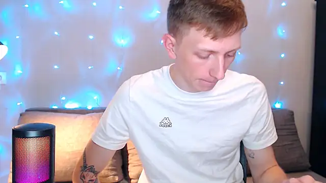 juliaanddima online show from September 11, 2025, 11:27 pm