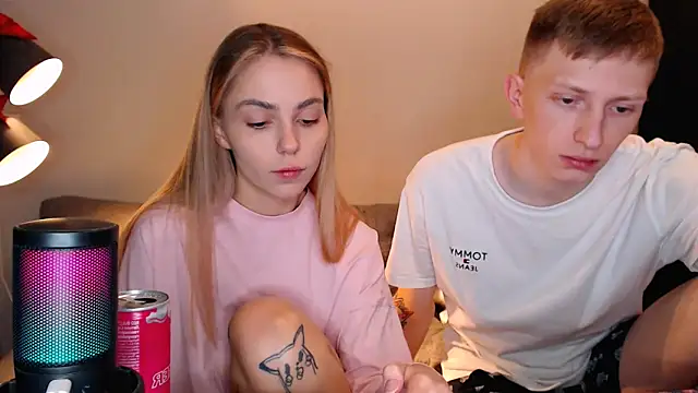 juliaanddima online show from October 20, 2025, 11:16 pm