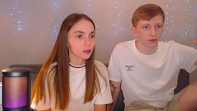 juliaanddima online show from March 16, 2025, 8:21 pm