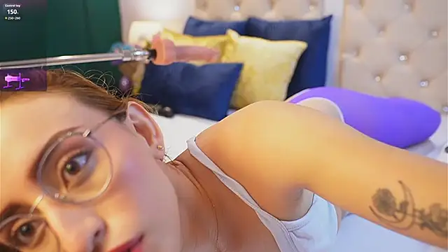 caroline adams  online show from April 1, 2026, 1:51 am