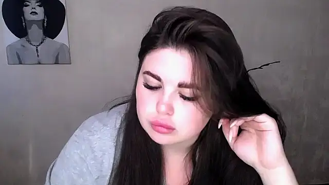 Emily Mo online show from September 15, 2025, 5:30 am