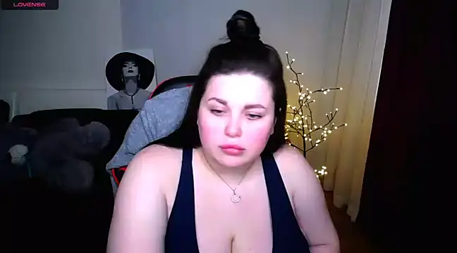 Emily Mo online show from March 4, 2025, 9:40 am