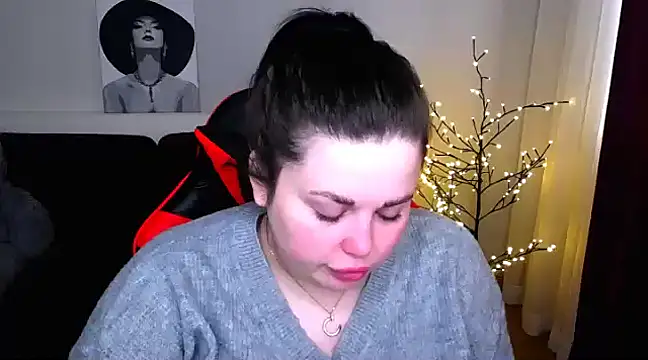 Emily Mo online show from February 28, 2025, 9:47 am