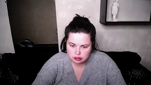 Emily Mo online show from October 4, 2025, 5:42 am