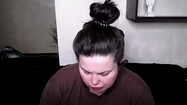 Emily Mo online show from October 15, 2025, 5:39 am