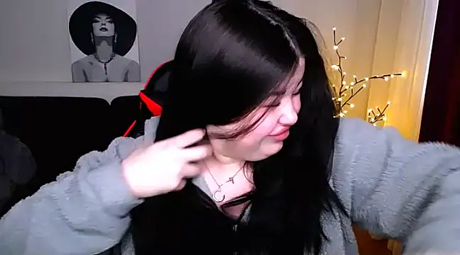 Emily Mo online show from February 27, 2025, 6:46 am