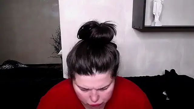 Emily Mo online show from October 14, 2025, 5:30 am