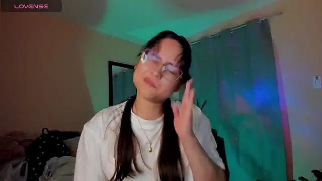 Snapshot of shantalc3rezo chatting on February 28, 2026, 9:36 pm shantalc3rezo online show from February 28, 2026, 9:36 pm