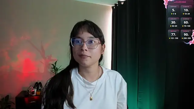 Snapshot of shantalc3rezo chatting on February 8, 2026, 8:39 pm shantalc3rezo online show from February 8, 2026, 8:39 pm