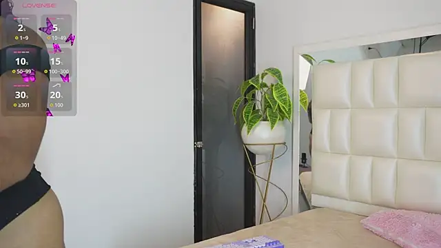 Anais aradia online show from January 14, 2026, 4:27 am