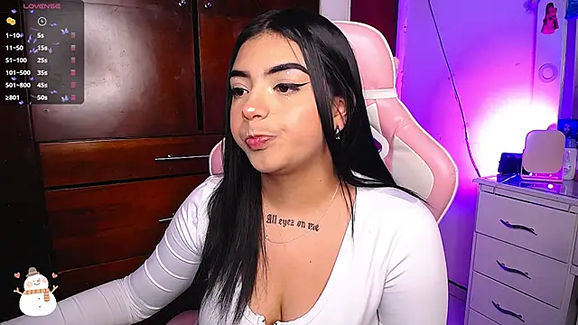 Snapshot of eva_six chatting on February 8, 2025, 2:04 am eva six online show from February 8, 2025, 2:04 am