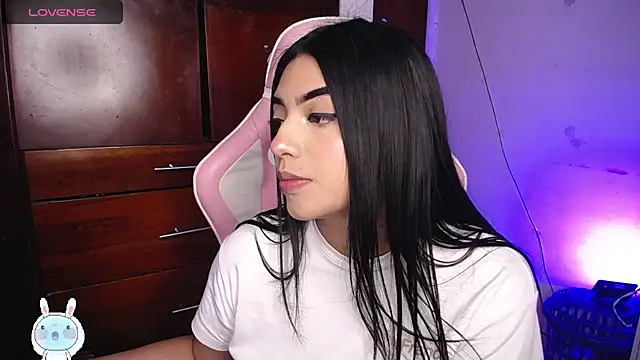 Snapshot of eva_six chatting on November 6, 2025, 12:25 am eva six online show from November 6, 2025, 12:25 am