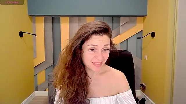 EllaLong online show from February 19, 2025, 12:33 pm