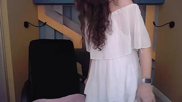 EllaLong online show from March 3, 2026, 12:23 pm