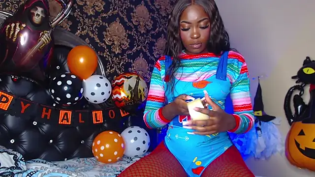 NaiaGils online show from October 31, 2025, 12:24 pm